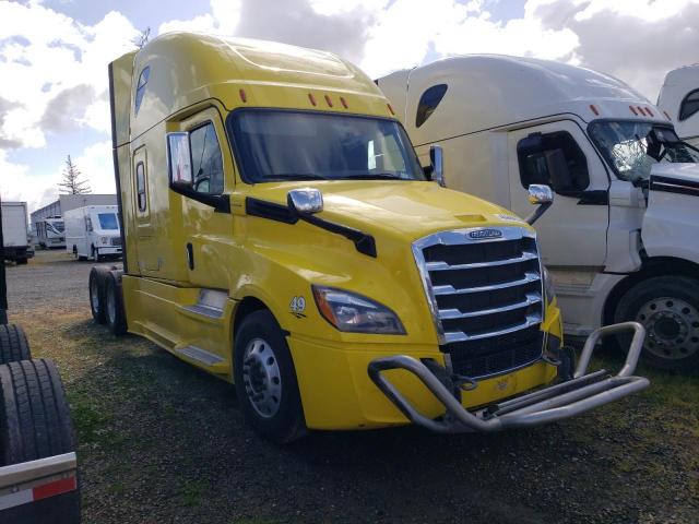  Salvage Freightliner Cascadia 1