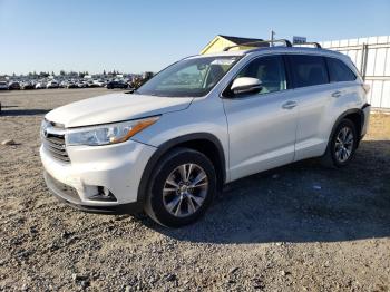  Salvage Toyota Highlander