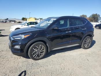  Salvage Hyundai TUCSON