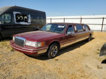  Salvage Lincoln Towncar