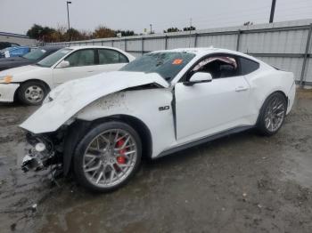  Salvage Ford Mustang