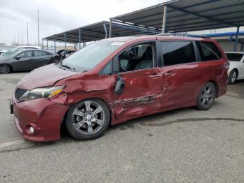  Salvage Toyota Sienna