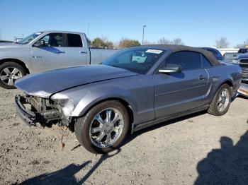  Salvage Ford Mustang