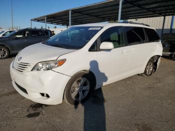  Salvage Toyota Sienna