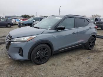  Salvage Nissan Kicks