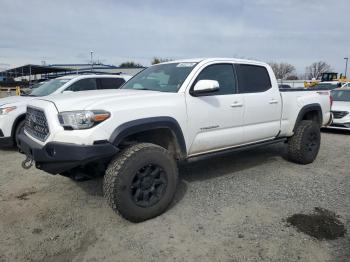  Salvage Toyota Tacoma