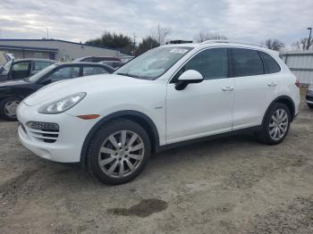  Salvage Porsche Cayenne