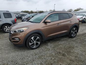  Salvage Hyundai TUCSON