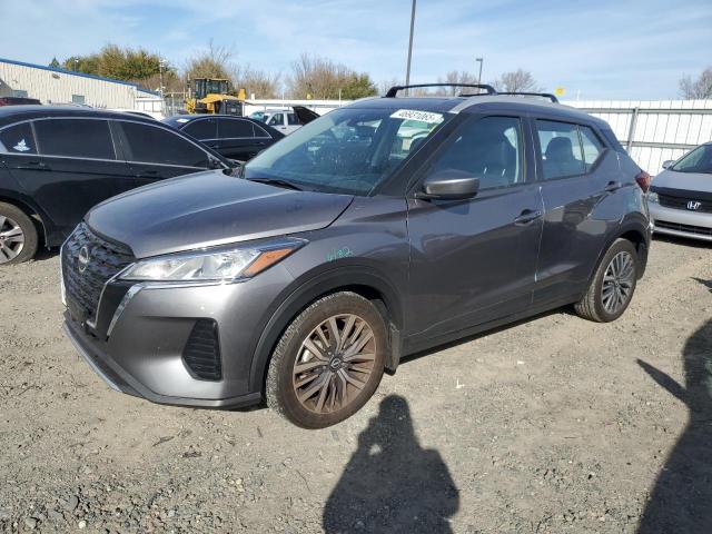  Salvage Nissan Kicks