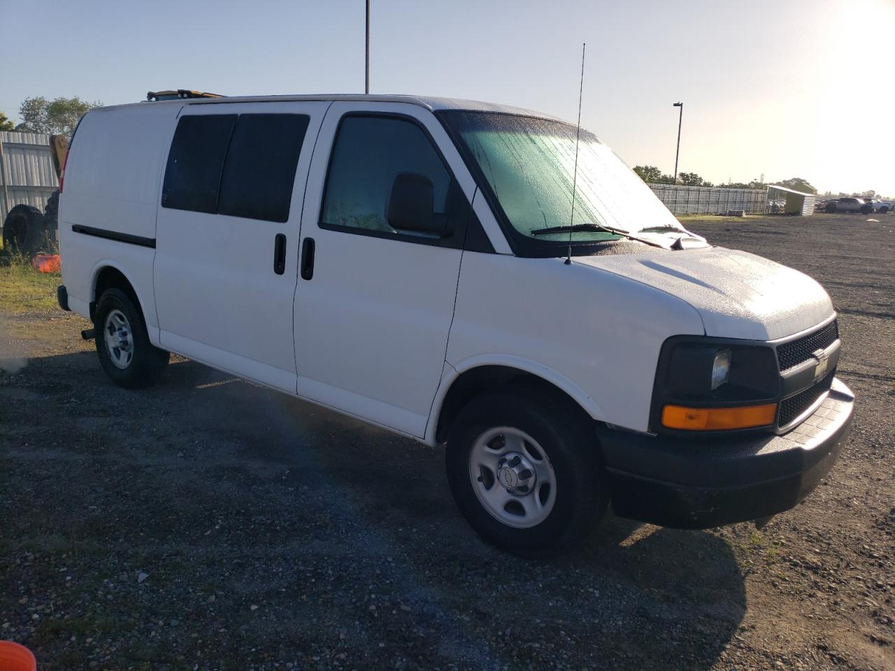 Chevrolet Express Image 4