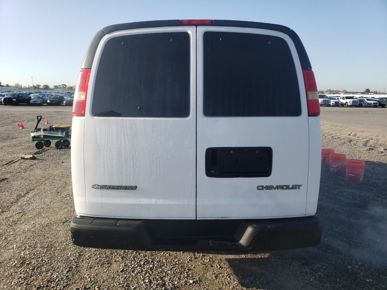Chevrolet Express Image 6