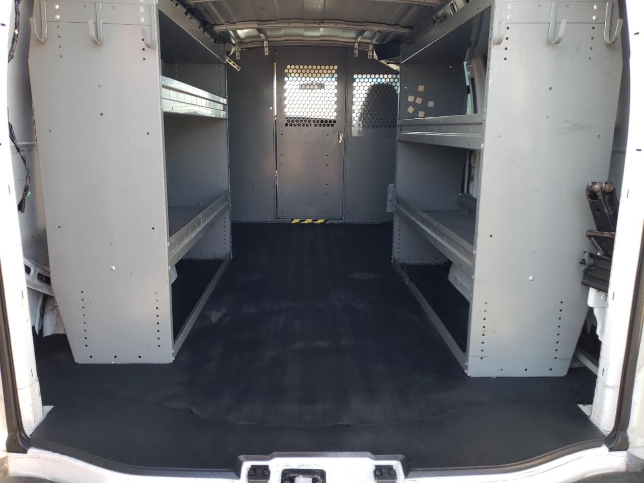 Chevrolet Express Image 7