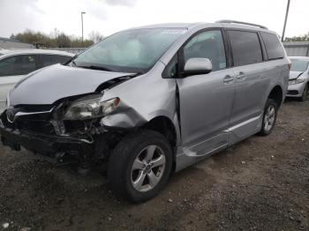  Salvage Toyota Sienna
