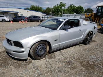  Salvage Ford Mustang