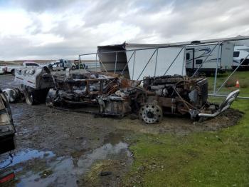  Salvage Freightliner Cascadia 1
