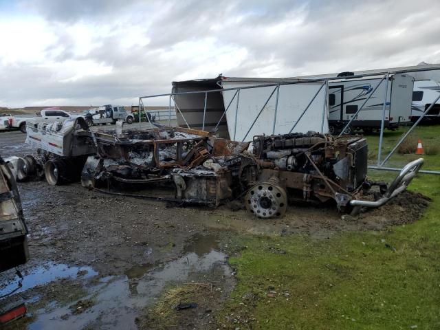  Salvage Freightliner Cascadia 1