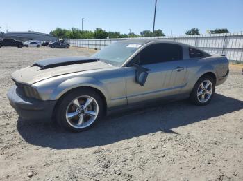  Salvage Ford Mustang