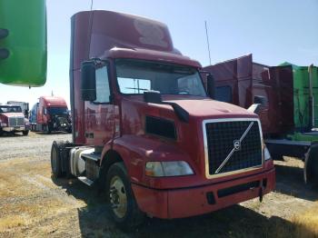  Salvage Volvo Vn