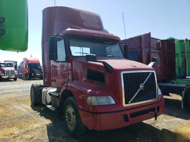  Salvage Volvo Vn
