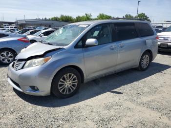  Salvage Toyota Sienna