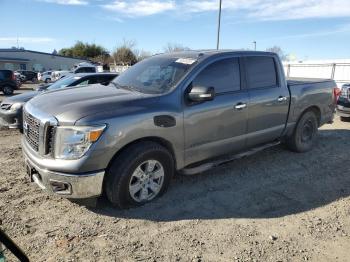  Salvage Nissan Titan