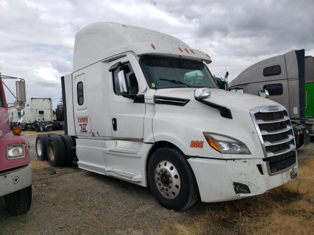  Salvage Freightliner Cascadia 1