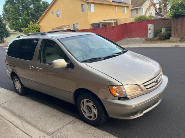  Salvage Toyota Sienna