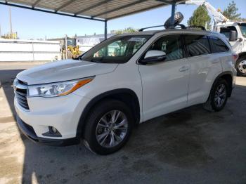  Salvage Toyota Highlander