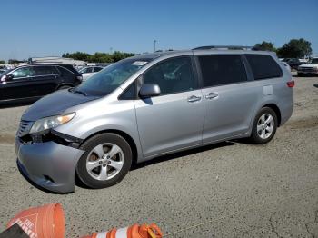  Salvage Toyota Sienna