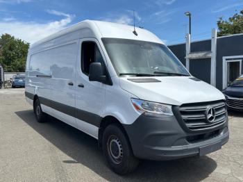  Salvage Mercedes-Benz Sprinter