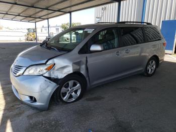  Salvage Toyota Sienna