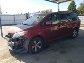  Salvage Toyota Sienna