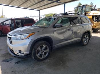  Salvage Toyota Highlander