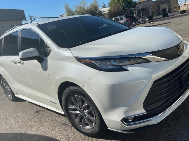  Salvage Toyota Sienna