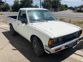  Salvage Datsun 720 Standa