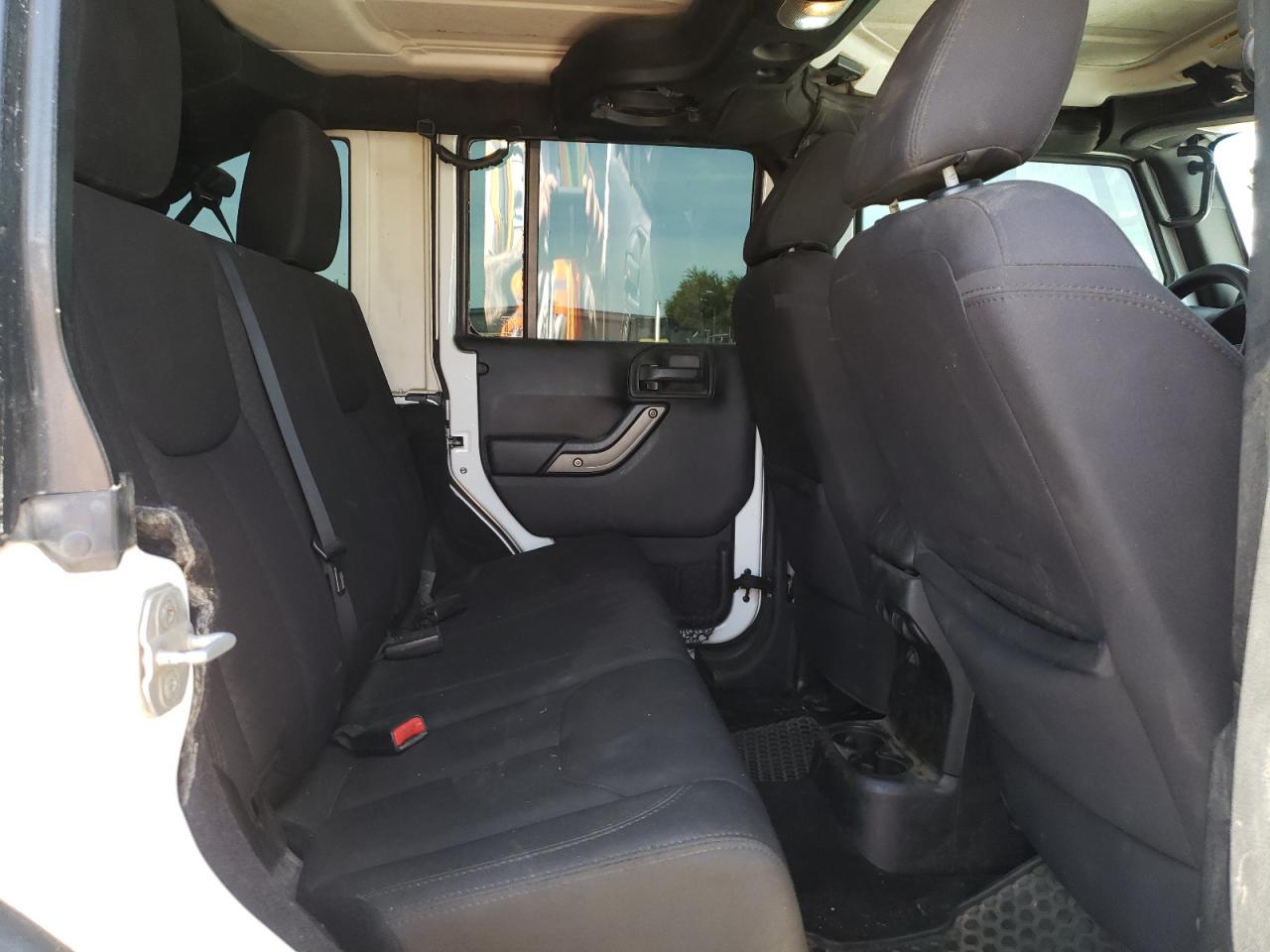 Jeep Wrangler Sport Image 11