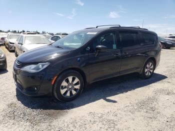  Salvage Chrysler Pacifica