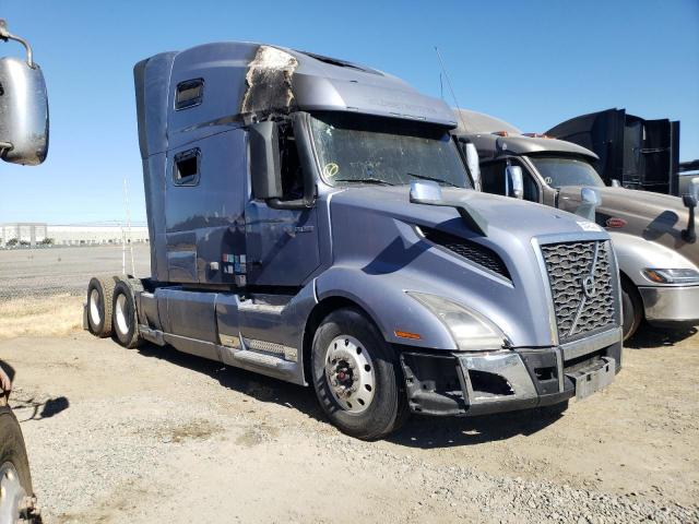  Salvage Volvo Vnl