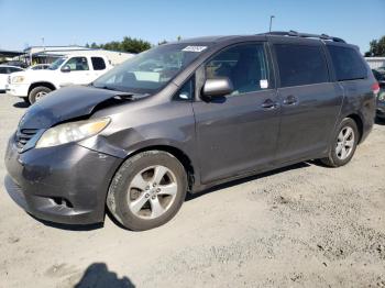  Salvage Toyota Sienna