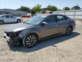  Salvage Nissan Altima