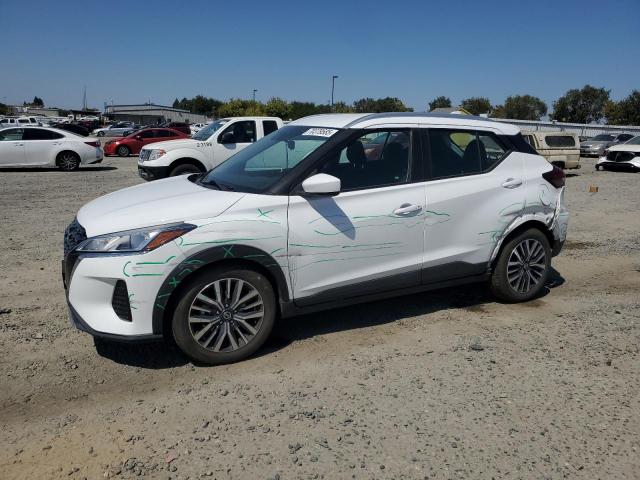  Salvage Nissan Kicks