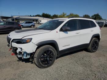  Salvage Jeep Cherokee