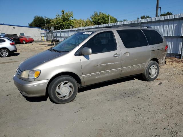  Salvage Toyota Sienna