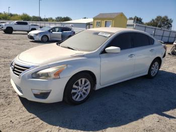  Salvage Nissan Altima