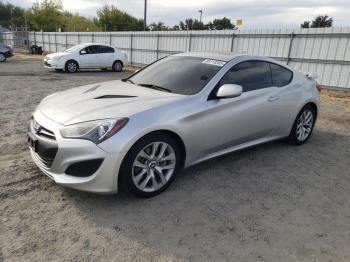  Salvage Hyundai Genesis