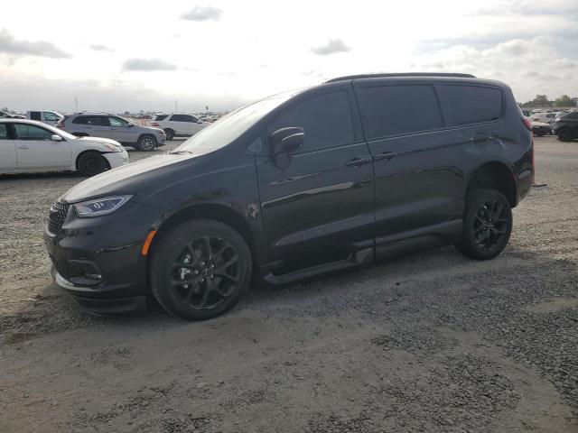  Salvage Chrysler Pacifica