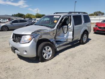  Salvage Nissan Pathfinder