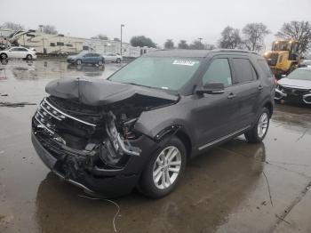  Salvage Ford Explorer