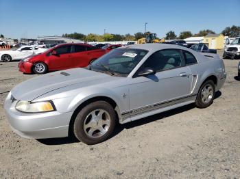  Salvage Ford Mustang