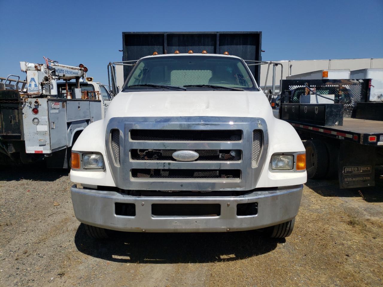 Ford F-650 Super Duty Image 4